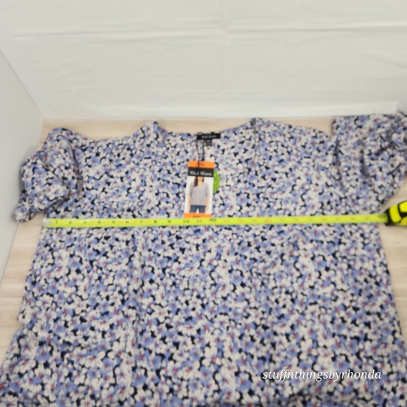 New With Tags Ladies' Size XXL V-Neck Pleated Blouse, Periwinkle Blue Print - Picture 4 of 8